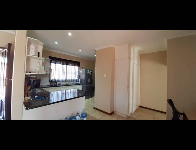 2 BEDROOM TOWNHOUSE RENTED IN SHERWOOD